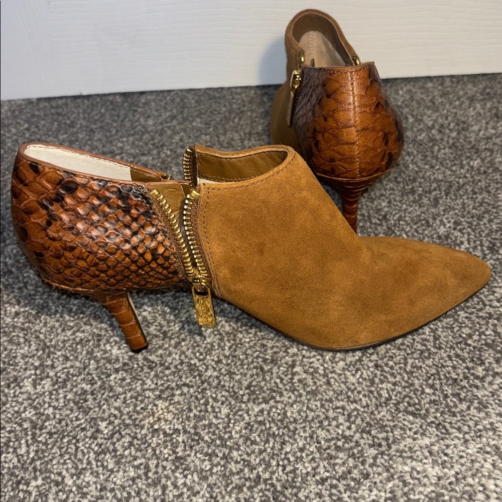 Michael Kors Chestnut Suede Pointed Toe Ankle Booties w/ Snakeskin Heel size 6M - Picture 8 of 10